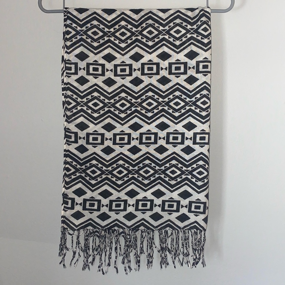 Black and White Aztec/Tribal Pattern Scarf/Wrap